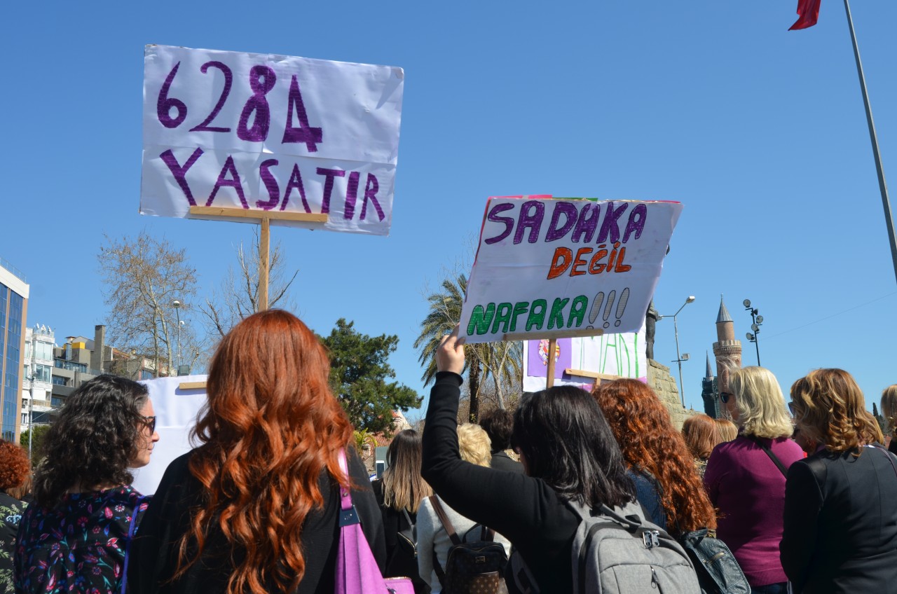 Toplumsal baskılar kadını boşanmaktan vazgeçiriyor 1 Toplumsal baskılar kadını boşanmaktan vazgeçiriyor - Atölye BİA